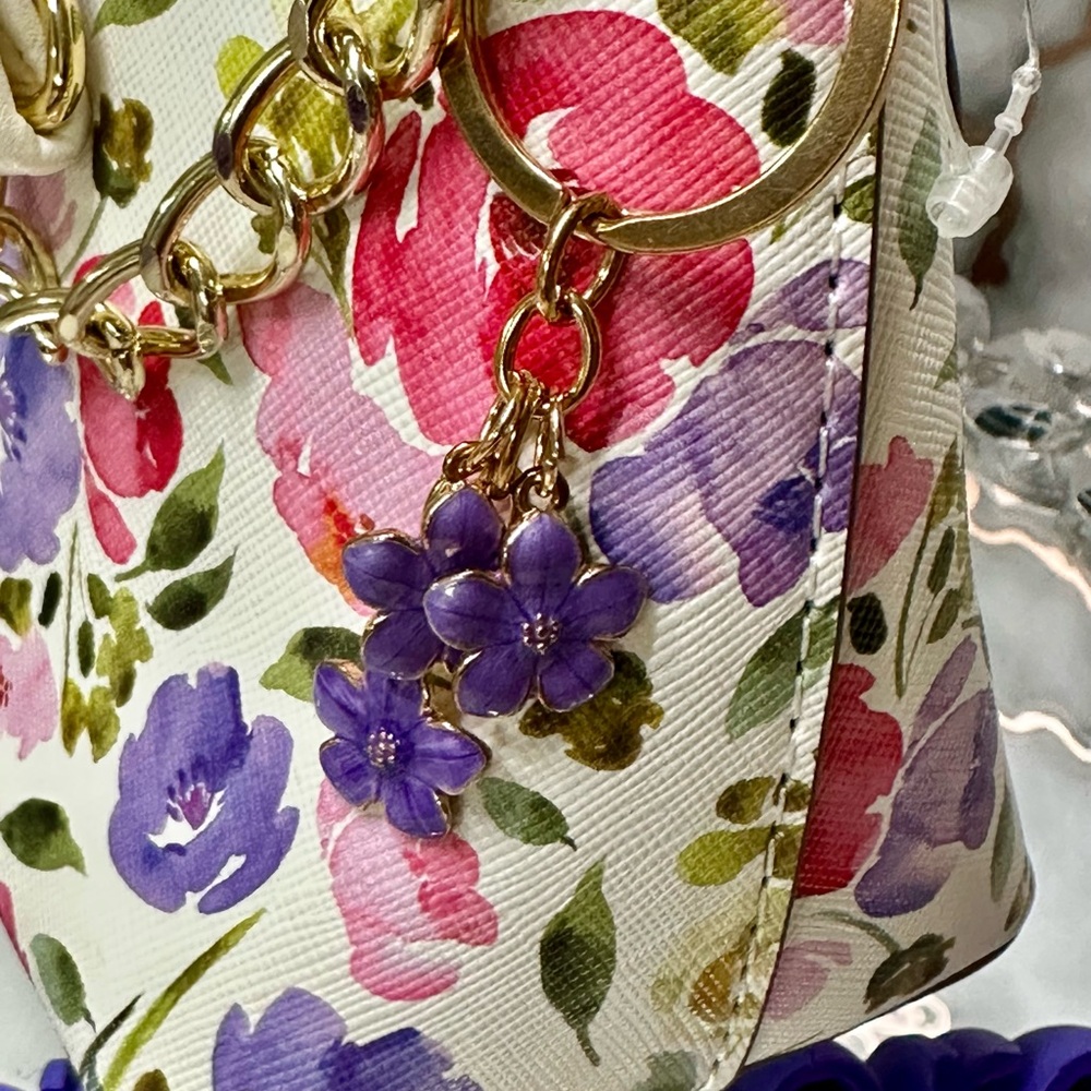 🎉Host Pick NANETTE LEPORE THEA PRINT DOME CROSSBODY PINK BOUQUET & free bagcharm - Picture 3 of 4